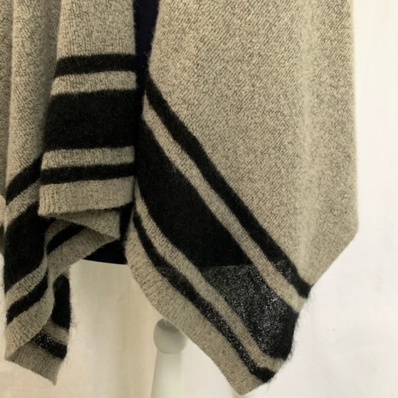 Banana Republic // Tan, Black Striped Wool Vest XS PM - Picture 3 of 8